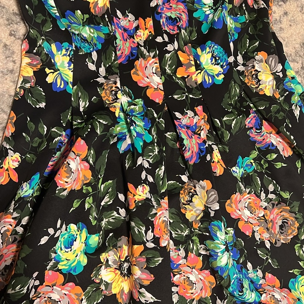 Gabby Skye Fit and Flare Floral Dress - Picture 2 of 9